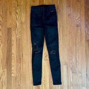 Black distressed american eagle jegging